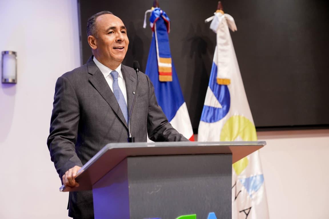 Nelson Arroyo.