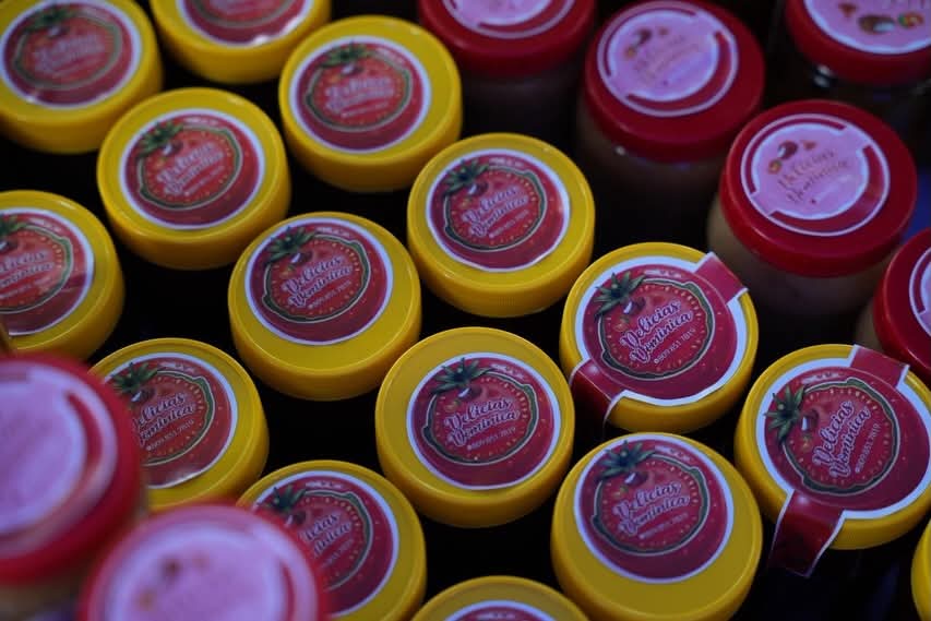 Ministro de Industria y Comercio respalda a mipymes en la Feria del Tomate en Azua - Noticias de hoy en República Dominicana | De Último Minuto