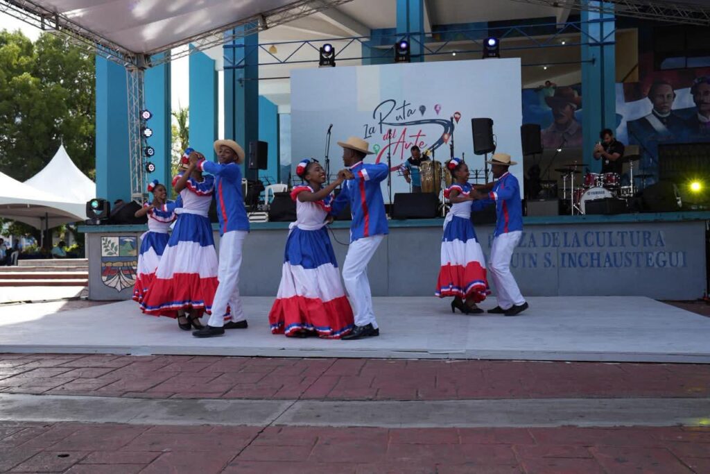 Ruta del Arte congrega a más de 300 estudiantes en Baní - Noticias de hoy en República Dominicana | De Último Minuto