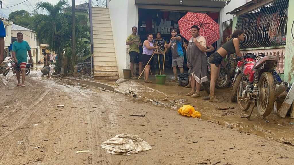 Tres viviendas colapsan y casi 300 resultan afectadas por lluvias en Gaspar Hernández - Noticias de hoy en República Dominicana | De Último Minuto