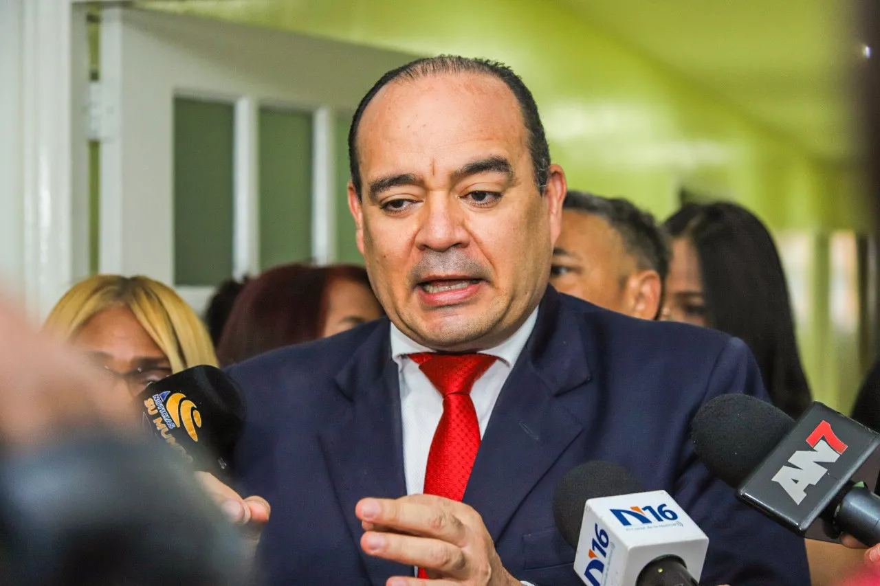 Surun Hernández denuncia presiones políticas y económicas para liberar a Santiago Hazim