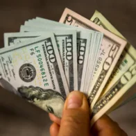 Dólar.