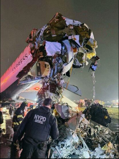 Accidente en Aeropuerto LaGuardia de NY: Dos pilotos mueren tras chocar avión de Air Canada y camión de bomberos - Noticias de hoy en República Dominicana | De Último Minuto