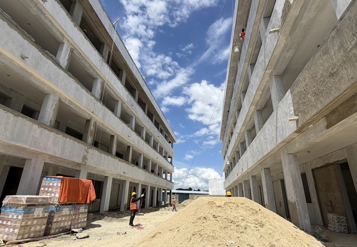 Construcción de complejo educativo-deportivo de Manoguayabo avanza y apunta a ser entregado para el año escolar 2026-2027 - Noticias de hoy en República Dominicana | De Último Minuto