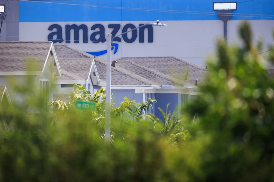 Amazon sufre caídas de programación relacionadas con herramientas de código de IA - Noticias de hoy en República Dominicana | De Último Minuto