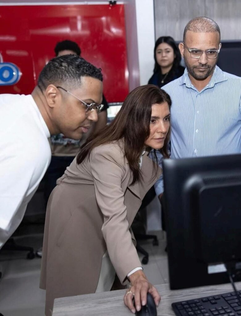 Embajadora Leah Campos visita redacción de De Último Minuto - Noticias de hoy en República Dominicana | De Último Minuto