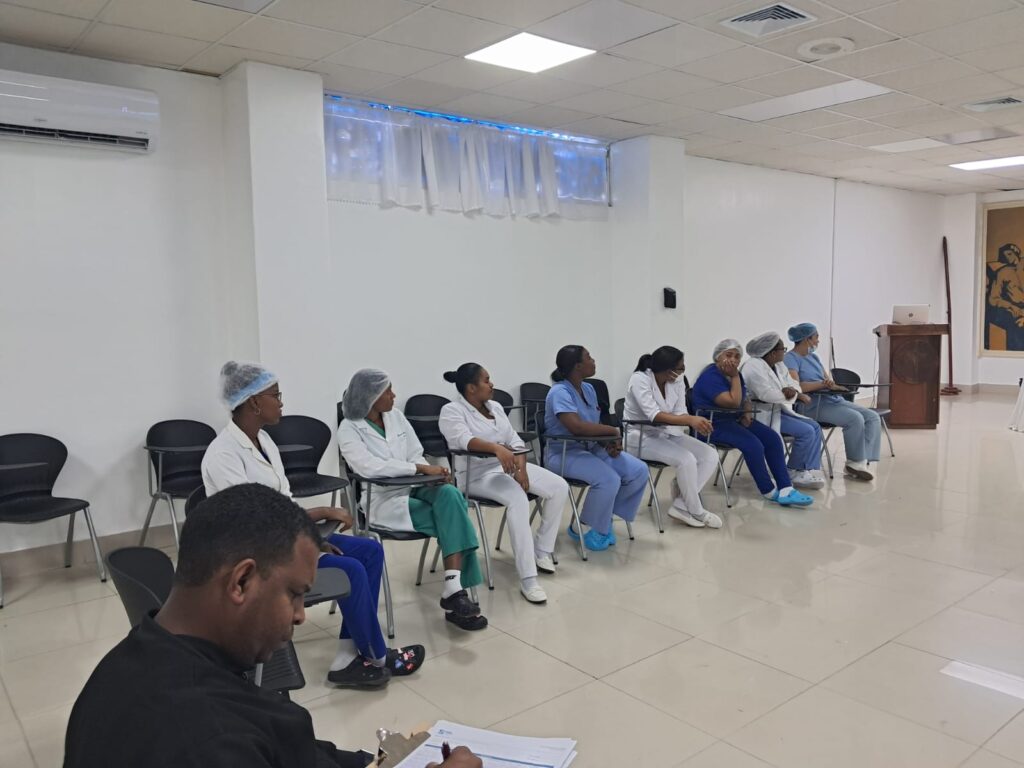 Hospital Regional Taiwán fortalece la humanización en los servicios de salud con capacitación a su personal - Noticias de hoy en República Dominicana | De Último Minuto