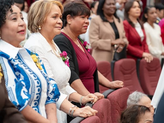 Senado reconoce a 32 dominicanas en el acto “Huellas de Futuro: Mujeres que Construyen Nación” - Noticias de hoy en República Dominicana | De Último Minuto