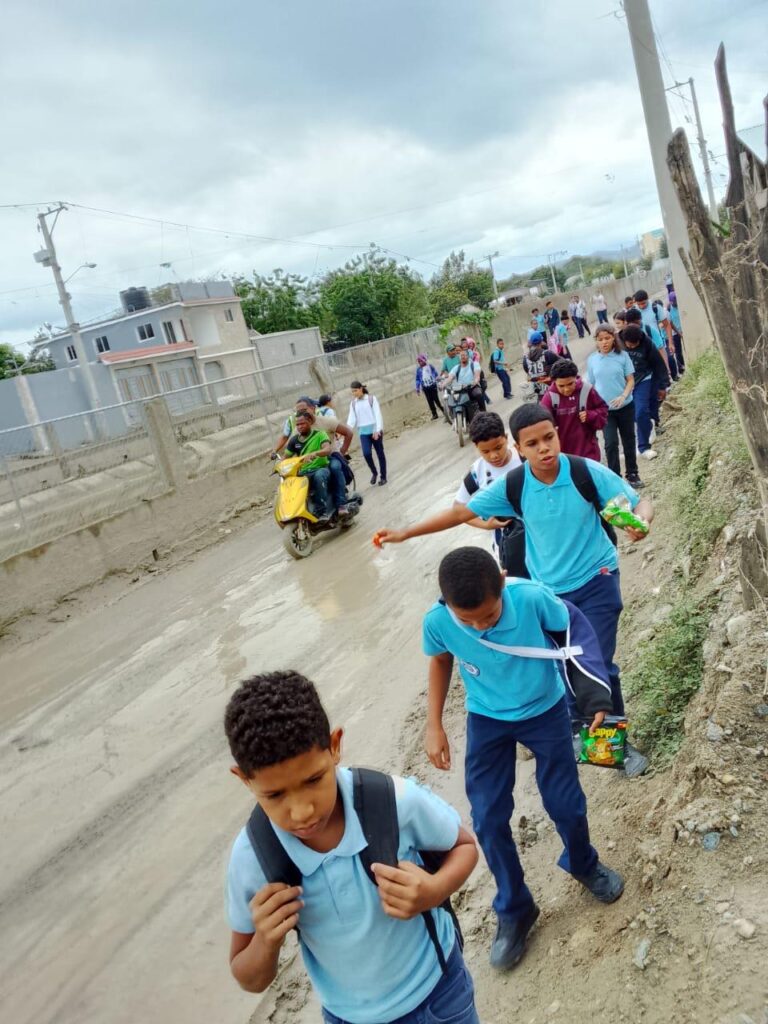 Más de 18 sectores de Santiago Oeste exigen arreglo de calles - Noticias de hoy en República Dominicana | De Último Minuto