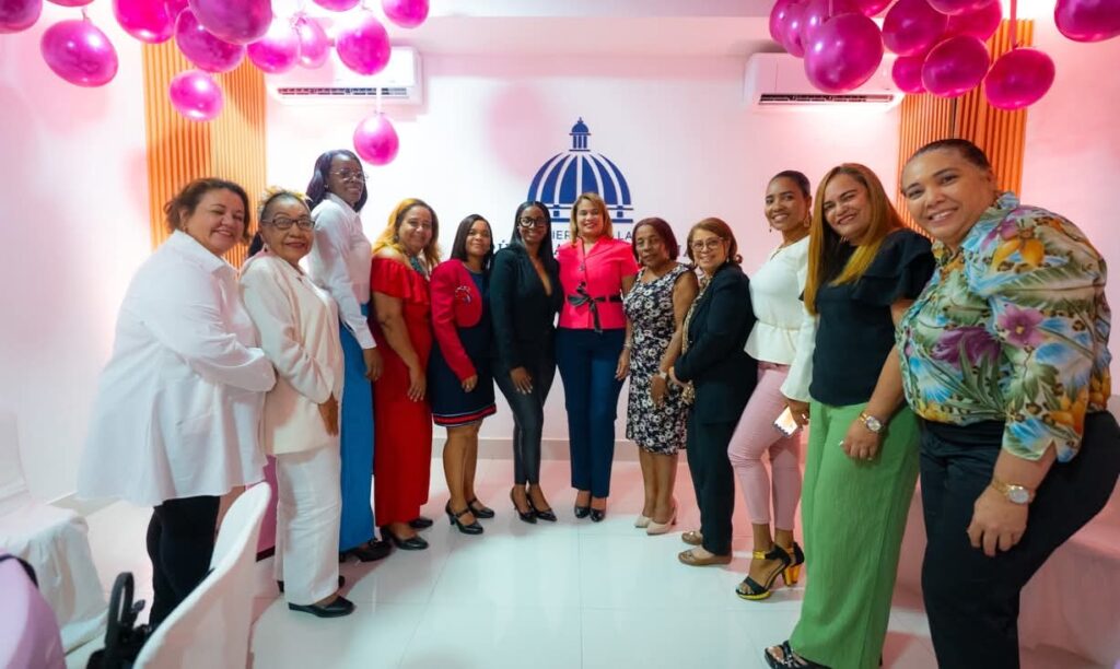 Autoridades participan en conferencia “Voces de Mujer” en conmemoración del Día Internacional de la Mujer en La Romana - Noticias de hoy en República Dominicana | De Último Minuto