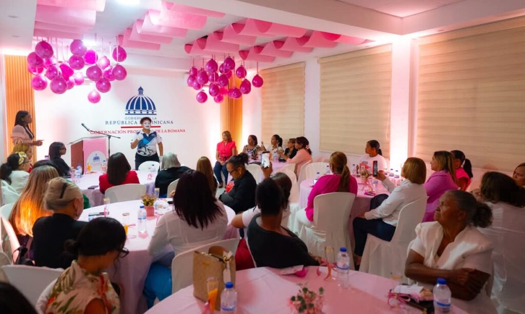 Autoridades participan en conferencia “Voces de Mujer” en conmemoración del Día Internacional de la Mujer en La Romana - Noticias de hoy en República Dominicana | De Último Minuto