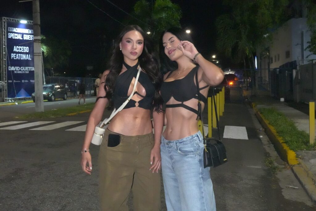 Fanáticos derrochan brillo, transparencia y mucha actitud en concierto de David Guetta - Noticias de hoy en República Dominicana | De Último Minuto