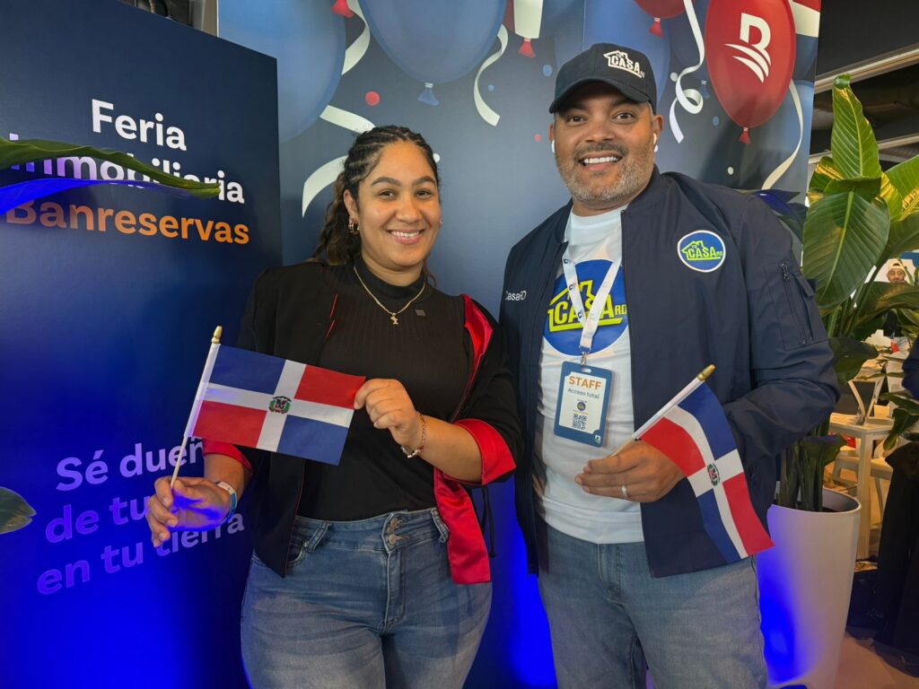 Dominicanos en NY celebran con júbilo adquisición de viviendas en Feria Inmobiliaria Banreservas - Noticias de hoy en República Dominicana | De Último Minuto