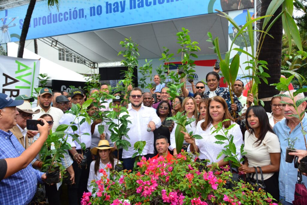 Hecmilio Galván: ´´con el FEDA hemos impactado la vida de casi 2.5 millones de dominicanos, motivando el deseo cultivar - Noticias de hoy en República Dominicana | De Último Minuto