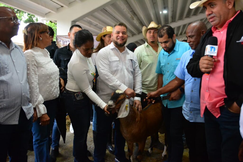 Hecmilio Galván: ´´con el FEDA hemos impactado la vida de casi 2.5 millones de dominicanos, motivando el deseo cultivar - Noticias de hoy en República Dominicana | De Último Minuto