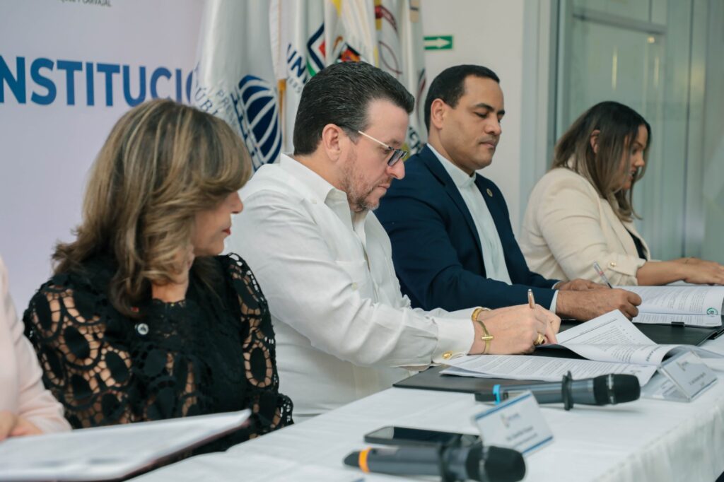 Gabinete de Política Social firma acuerdos con cuatro universidades para pasantías y formación de jóvenes - Noticias de hoy en República Dominicana | De Último Minuto
