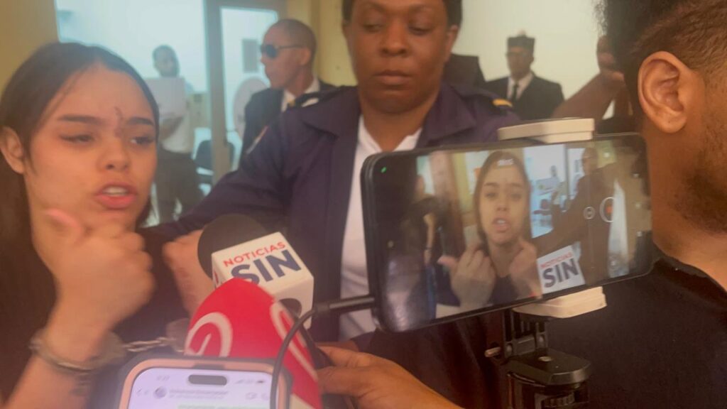 Dictan tres meses de prisión preventiva contra tres implicados en ataque a agentes de la Digesett en el Aeropuerto del Cibao - Noticias de hoy en República Dominicana | De Último Minuto