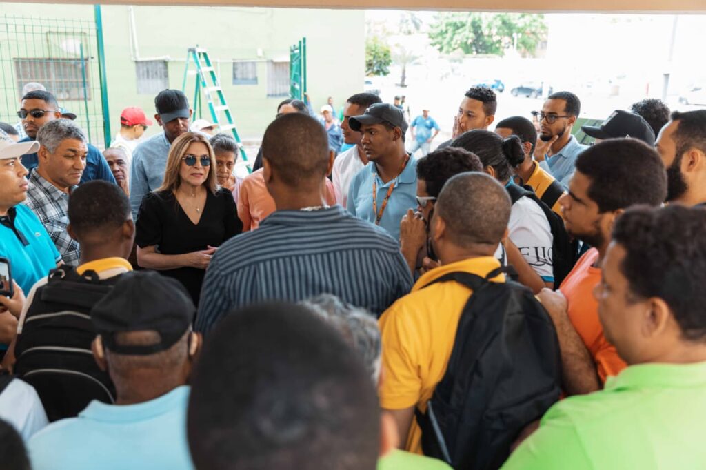 Carolina Mejía supervisa trabajos realizados en el parque V Centenario y su entorno en Villa Juana - Noticias de hoy en República Dominicana | De Último Minuto