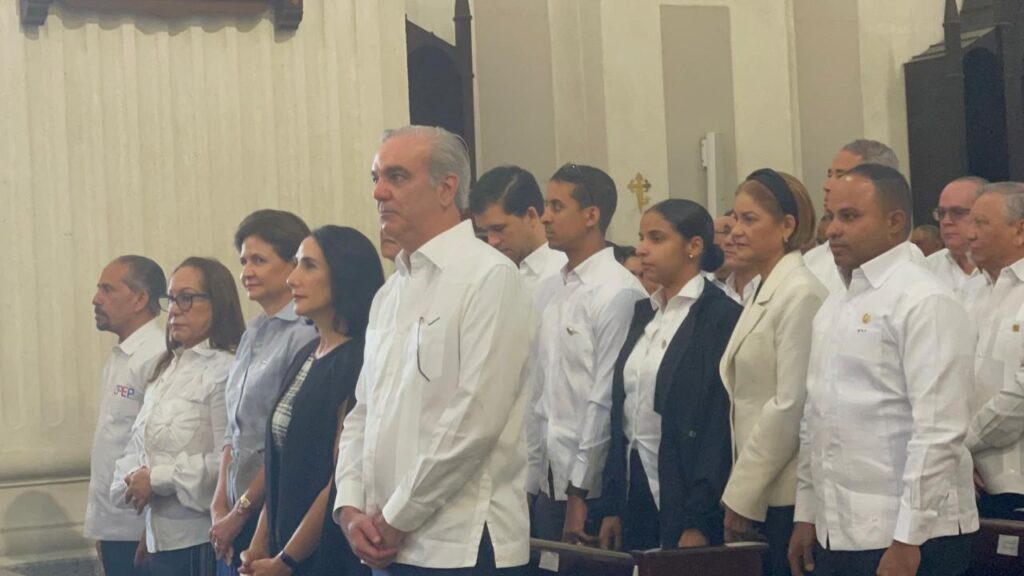 Abinader asiste al Tedeum en Santiago por el 182 aniversario de la Batalla del 30 de Marzo - Noticias de hoy en República Dominicana | De Último Minuto