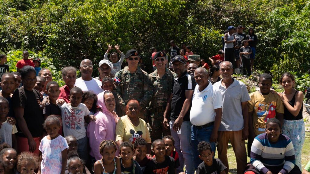 Comandante del Ejército realiza recorrido por unidades de la 5ta. Brigada de Infantería - Noticias de hoy en República Dominicana | De Último Minuto