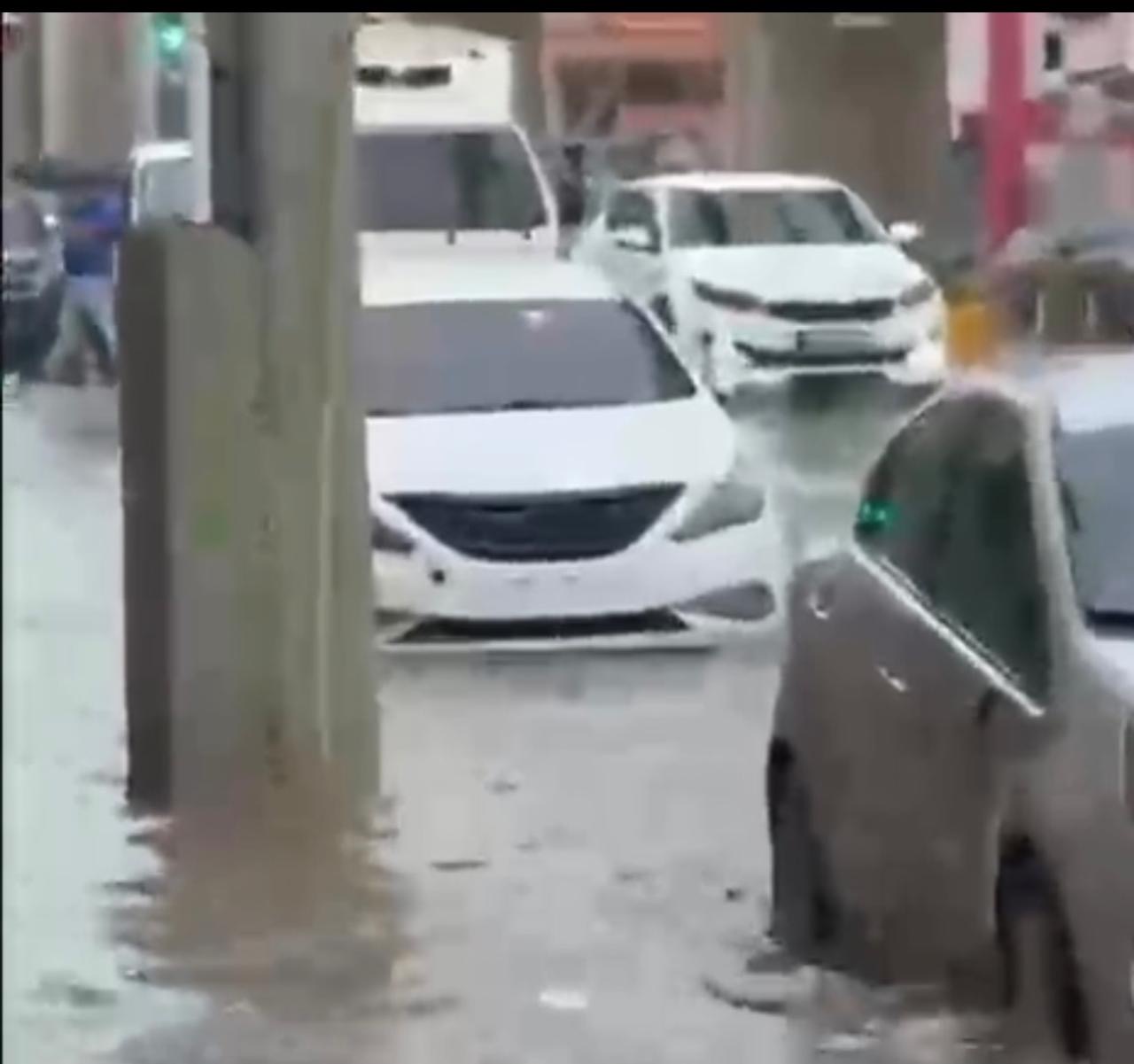 Trabajos del Monorriel provocan nuevas inundaciones en la avenida Las Carreras en Santiago - Noticias de hoy en República Dominicana | De Último Minuto