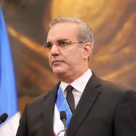 Abinader dispone que mayores de 65 años puedan renovar licencias de conducir por un periodo de vencimiento mayor a los dos años