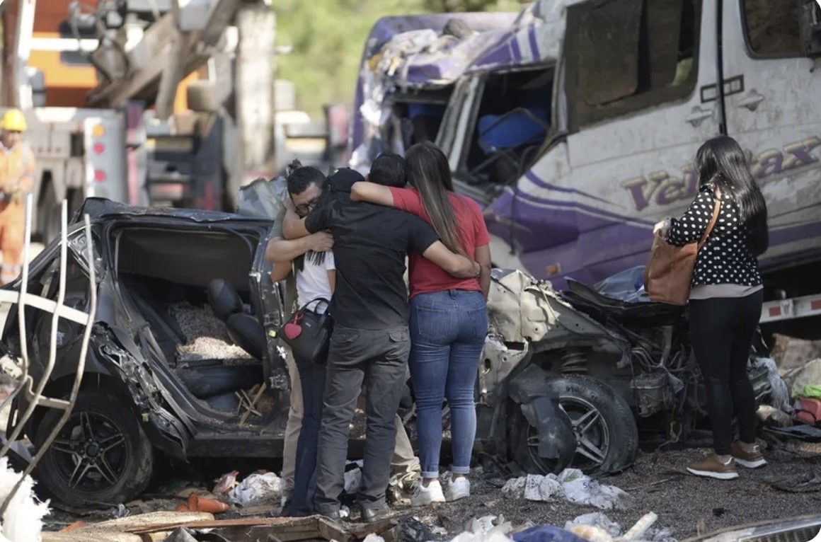 Ascienden a 19 los civiles muertos por el ataque con una bomba en la Vía Panamericana en Colombia - Noticias de hoy en República Dominicana | De Último Minuto