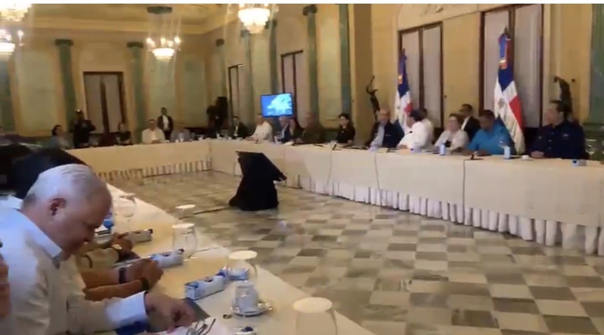 Presidente Abinader encabeza reunión con el COE y organismos de socorro por efectos de vaguada - Noticias de hoy en República Dominicana | De Último Minuto