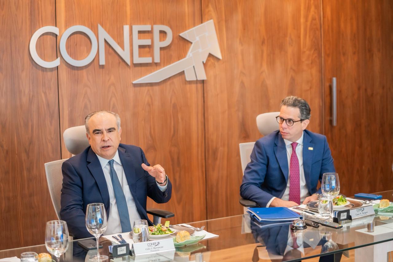 Representantes del CONEP.