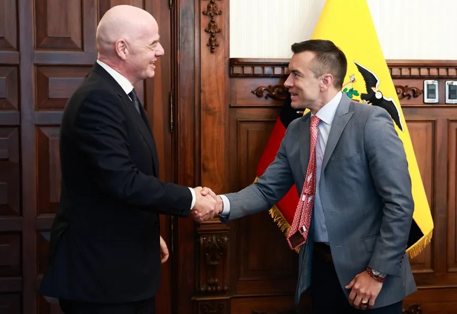 Presidente de Ecuador se reúne con líderes de FIFA y Conmebol en Quito - Noticias de hoy en República Dominicana | De Último Minuto