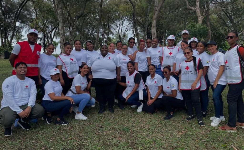 “Esto no es un trabajo, me llena el alma”: Rosa Elena Veras y la vocación que sostiene a la Cruz Roja desde el 2000 - Noticias de hoy en República Dominicana | De Último Minuto
