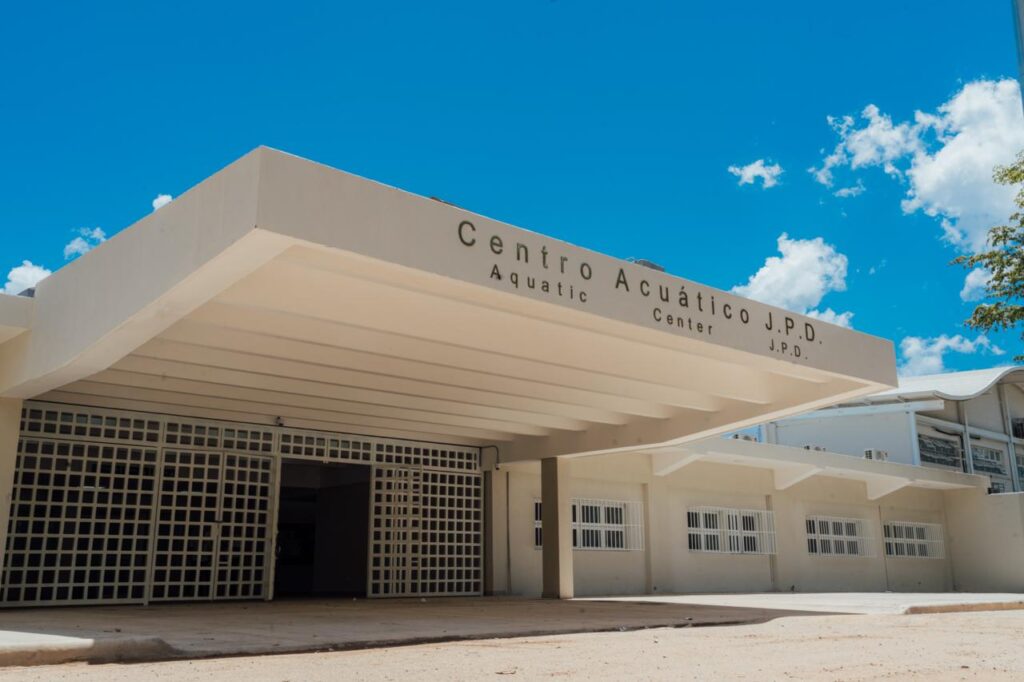 Ministro Ito Bisonó entrega Centro Acuático del Centro Olímpico y anuncia su certificación internacional - Noticias de hoy en República Dominicana | De Último Minuto