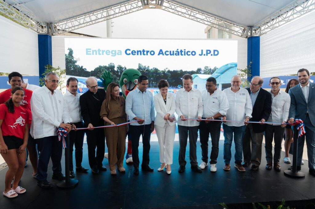 Ministro Ito Bisonó entrega Centro Acuático del Centro Olímpico y anuncia su certificación internacional - Noticias de hoy en República Dominicana | De Último Minuto