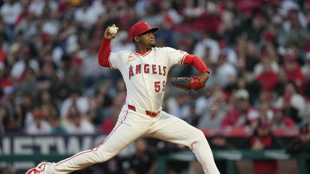 José Soriano domina con 10 ponches y extiende su brillante inicio ante Atlanta Braves - Noticias de hoy en República Dominicana | De Último Minuto