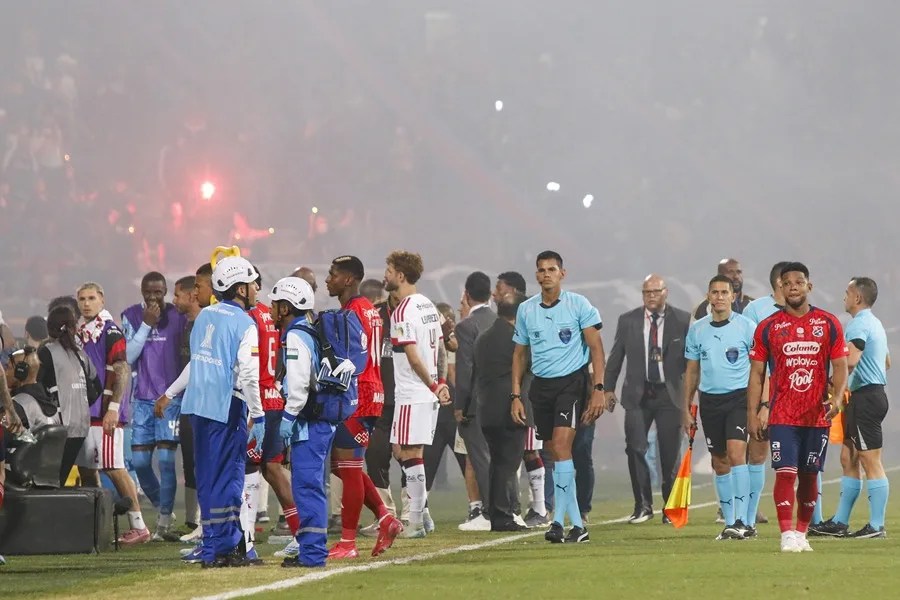 Suspenden partido entre Medellín y Flamengo por disturbios en las gradas - Noticias de hoy en República Dominicana | De Último Minuto