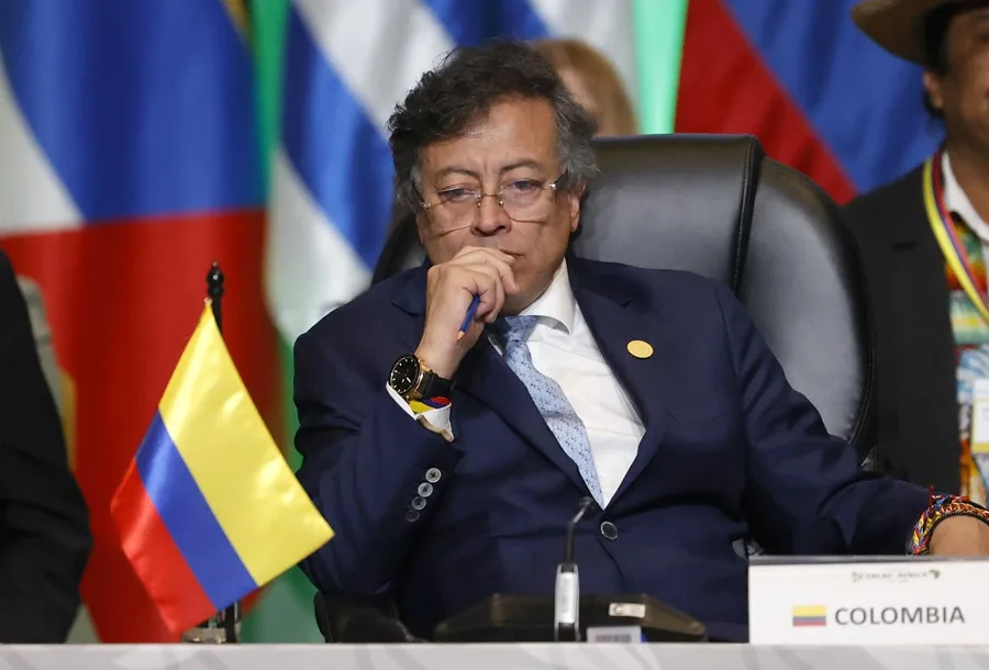 Petro dice que las armas que matan a civiles en el suroeste de Colombia llegan desde Ecuador