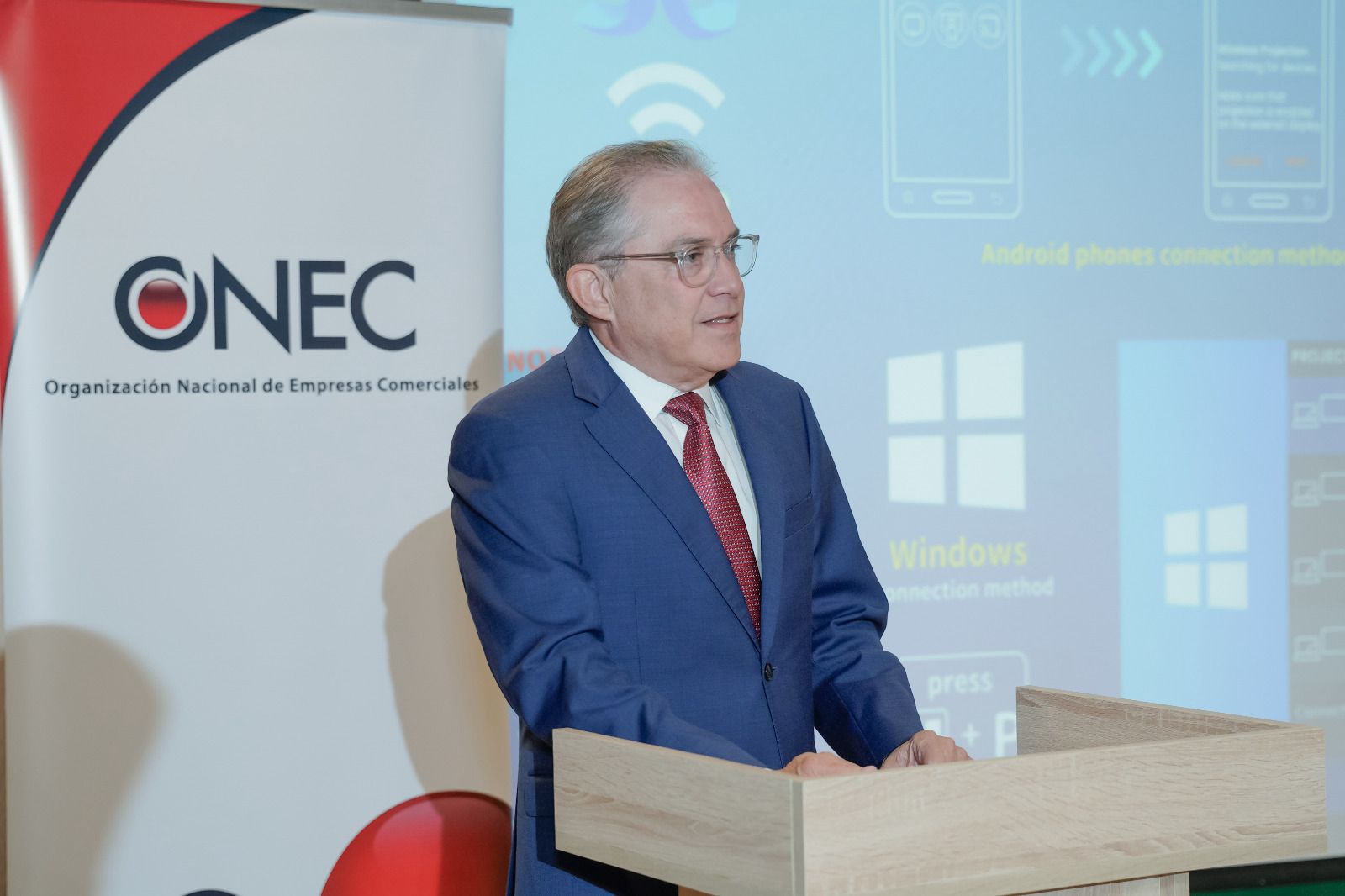 Ernesto Martínez Staffeld, presidente de la ONEC