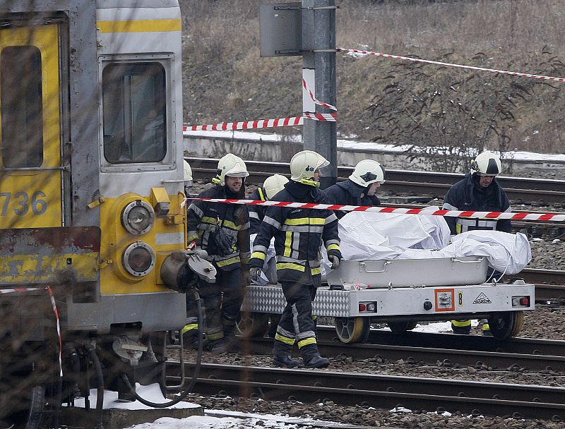 Al menos cuatro muertos en la colisión entre un minibús escolar y un tren en Bélgica - Noticias de hoy en República Dominicana | De Último Minuto