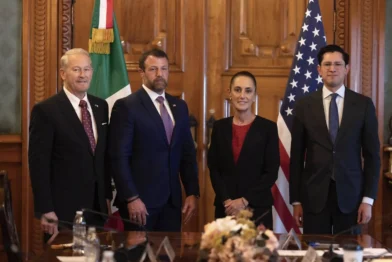 México y EE.UU. acuerdan colaboración con «respeto» tras reunión de Sheinbaum y Mullin