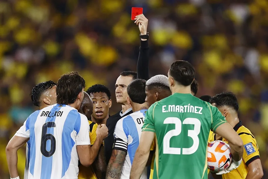 Un cambio en reglas de la FIFA permitirá a Otamendi y Caicedo jugar el primer partido en el Mundial - Noticias de hoy en República Dominicana | De Último Minuto