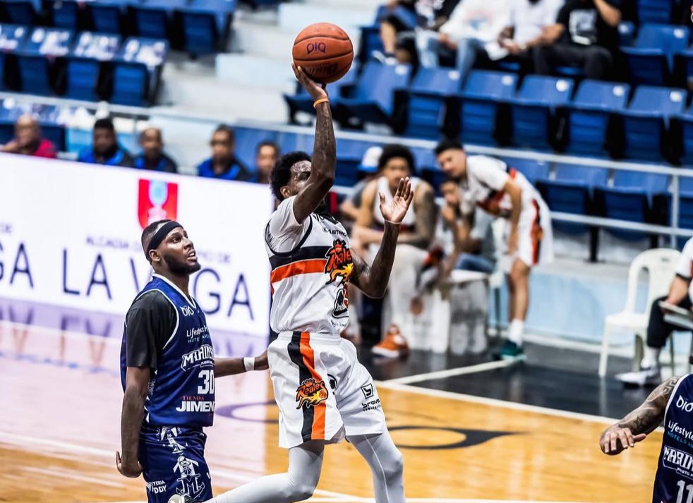 Leones y Reales se imponen en la Súper Liga LNB y ganan sus series particulares - Noticias de hoy en República Dominicana | De Último Minuto