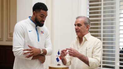 Presidente Abinader felicita a Karl-Anthony Towns por llevar a los Knicks a la final de la NBA - Noticias de hoy en República Dominicana | De Último Minuto