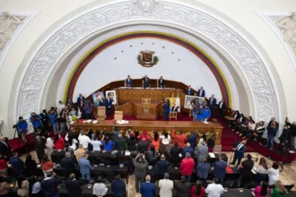 Venezuela abre la puerta a la inversión privada en el sector eléctrico tras años de control estatal