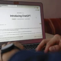 Florida demanda a OpenAI y a su CEO, Sam Altman, por instigar a un tiroteo masivo y crear adicción en menores