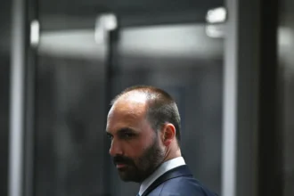 El Supremo de Brasil juzgará a Eduardo Bolsonaro el 16 de junio por torpedear el juicio de su padre