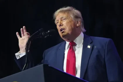 Trump dice que comicios de noviembre no le afectan en lo que respecta a la guerra de Irán